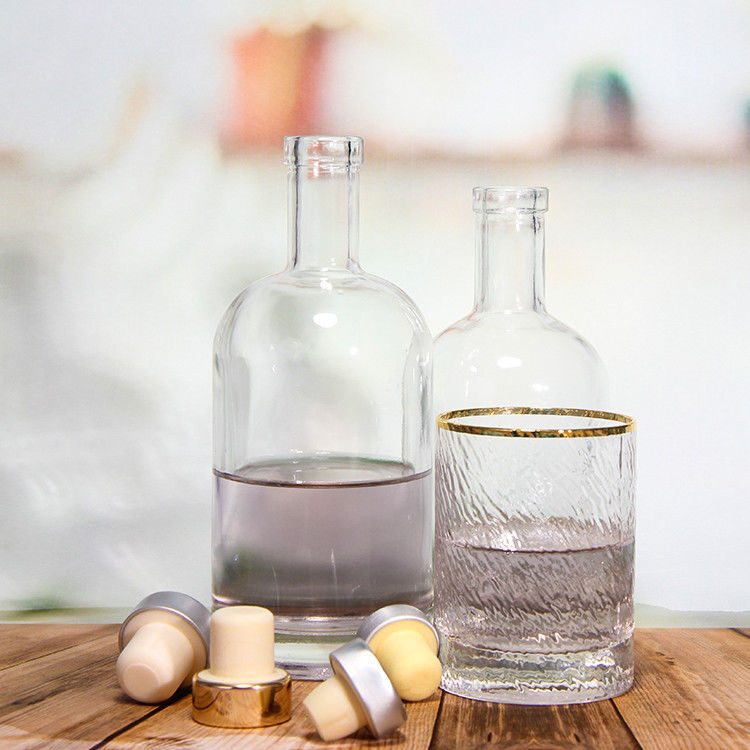 Σε απόθεμα 750 ml Διαφανές Ουίσκι Spirits Glass μπουκάλι με φελλό