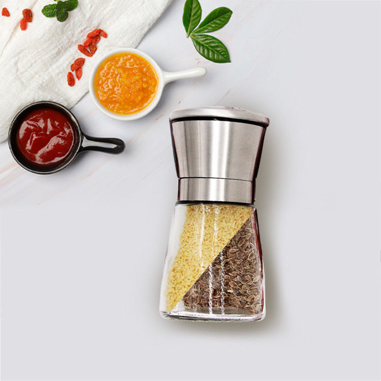 Αύξηση ποιότητας 2oz 4oz καρυκεύματα πιπέρι ShakerΣτρογγυλό 4oz μπαχαρικά γυάλινο βάζο με μεταλλικό καπάκι