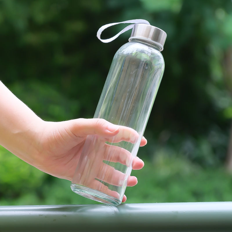 350 ml 500 ml στρογγυλό αθλητικό γυάλινο μπουκάλι νερού υψηλής βροσιλικικής περιεκτικότητας με σιλικόνιο